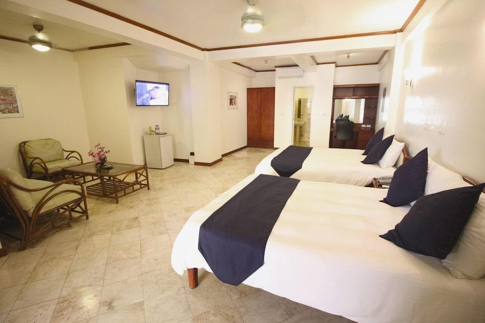 Mermaid Resort Puerto Galera Dış mekan fotoğraf