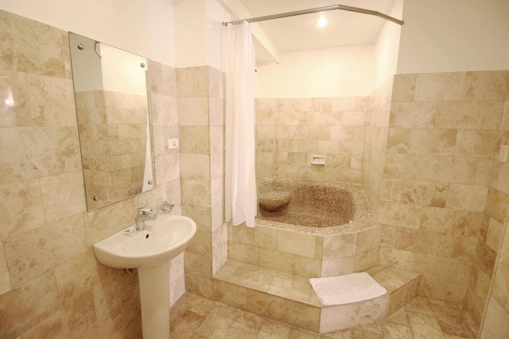 Mermaid Resort Puerto Galera Dış mekan fotoğraf