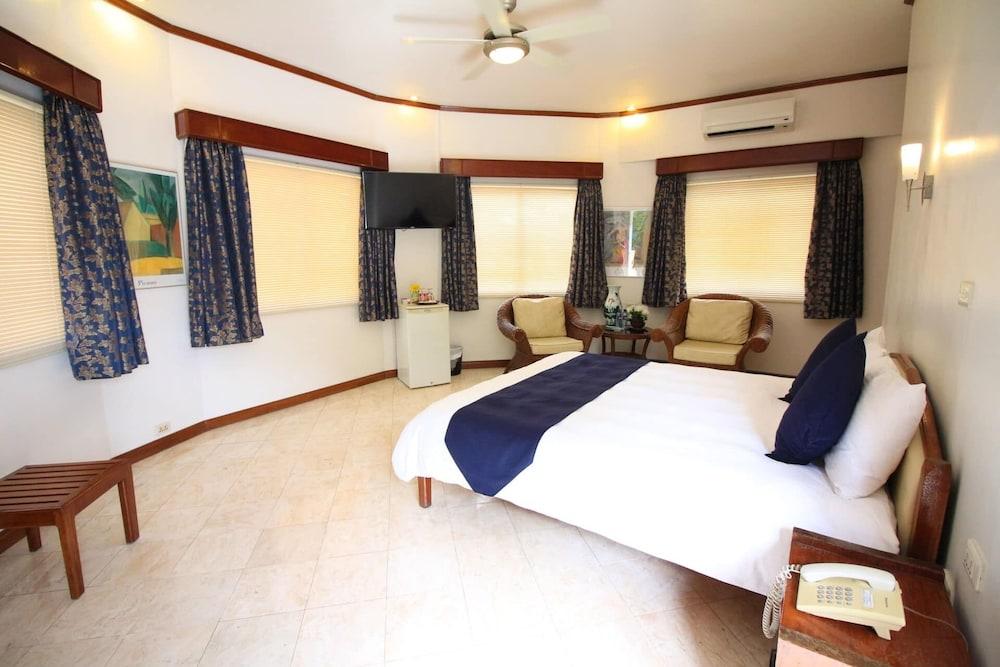 Mermaid Resort Puerto Galera Dış mekan fotoğraf