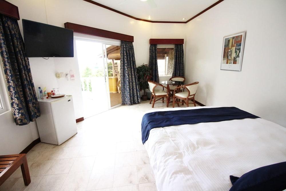 Mermaid Resort Puerto Galera Dış mekan fotoğraf