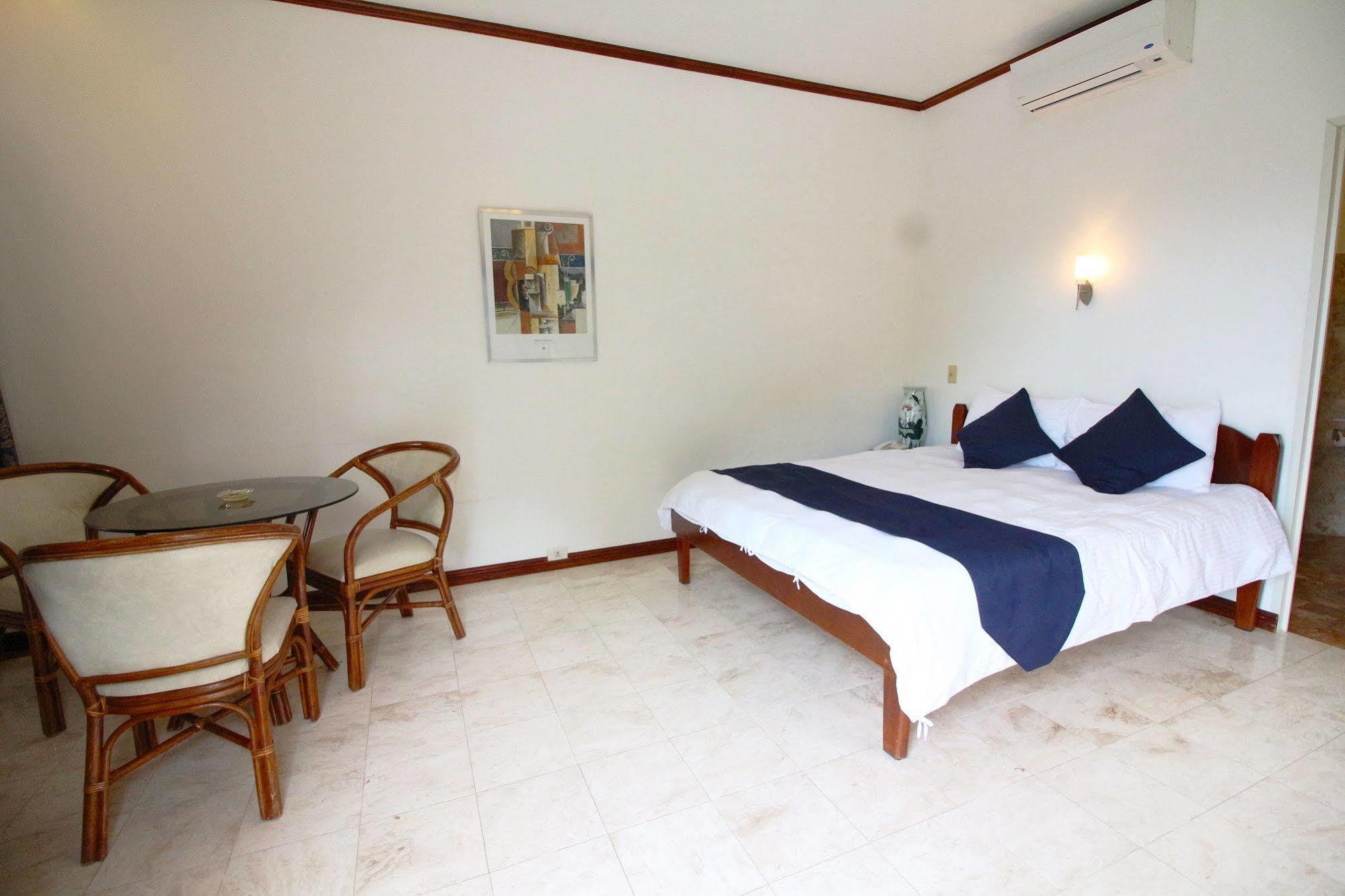 Mermaid Resort Puerto Galera Dış mekan fotoğraf